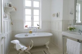 French-inspired House in South London Charms With Its Ashen Theme