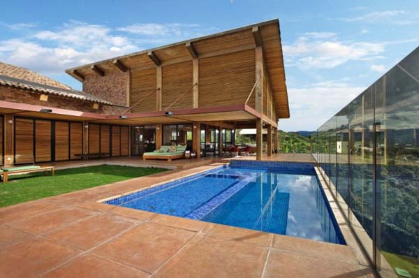 Contemporary one storey mountain retreat in Brazil