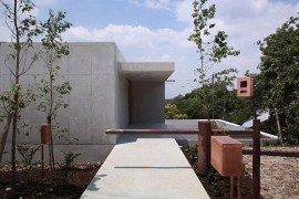 Minimalist and contemporary residence in Minamiyama by Tomoaki Uno