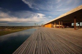 Marcio Kogan’s Simple Structured Punta House