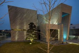 Magnificent and sculptural Open Box House