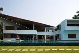 Contemporary asymmetrical residence overlooking the Arabian Sea Coast