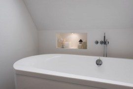 PC Hooftstraat Apartment in Amsterdam Exudes Grace and Elegance