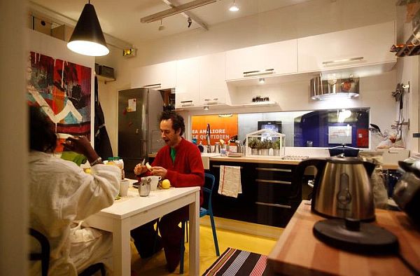 IKEA metro apartment Paris 1 IKEA Installs Small Apartment Design in ...