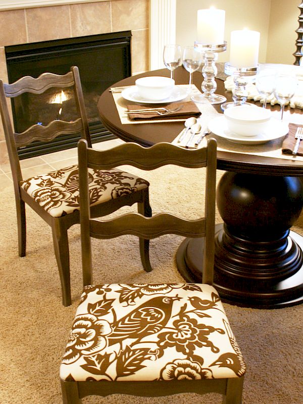 Modern Interior Dining Room Chair Cushion