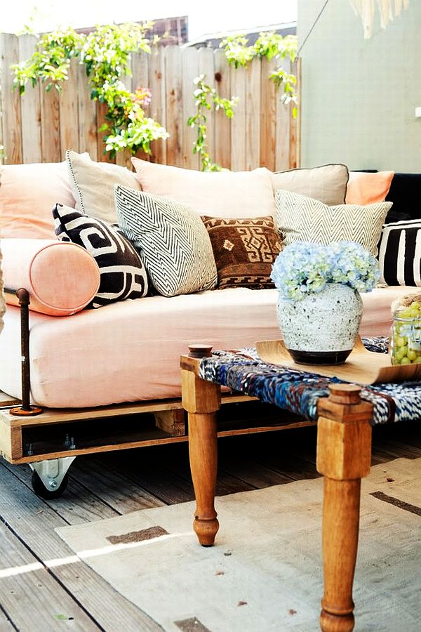 DIY Pallet Daybed