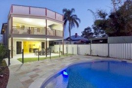 Luxury House Design Boasts Modern Environment