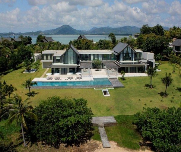 Luxurious Phuket Villa with outdoor pool 600x504 Stunning Beach Residence in Phuket, Thailand