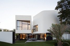 Mop House in Kuwait Looks Marvelous Amidst Spectacular Greenery