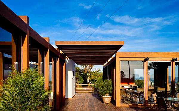 Bookshop x Cafe in Brazil Ensures Tranquility