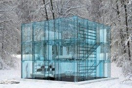 Glass House by Santambrogio Lacks Privacy, Charms With Coolness