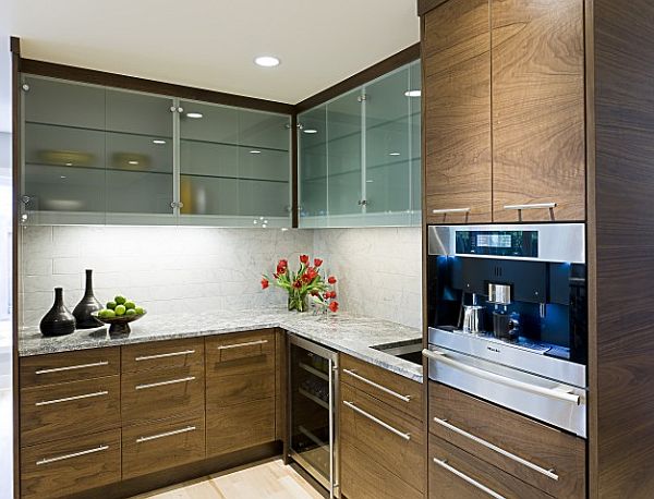 contemporary kitchen cabinetry with wooden furnishings 