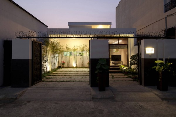 Go Vap Modern House 600x399 Contemporary Vietnamese Home in Ho Chi Minh City Charms with Fancy Indoor Garden