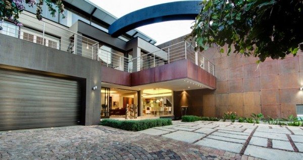 South African House Remodeling 1 600x318 South African Home Gets a Ravishing Revamp from Nico van der Meulen Architects