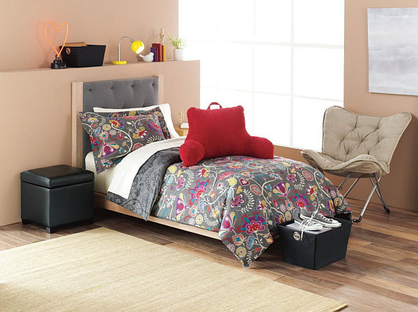 4 Ideas for a More Stylish College Dorm