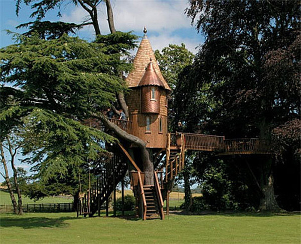 Treehouse in Djuren, Germany Tree house by the lake