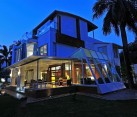 Contemporary Bungalow in Mumbai 1