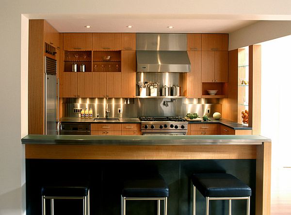 Wood and stainless steel decoration for a modern looking kitchen