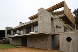 Minimalist Home Design Blends With The Beautiful Scenery – El Pangue House
