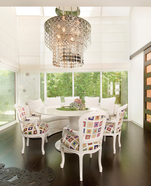 white dining chairs with bold colorful patterns Perfect Dining Chairs for Cozy, Luxurious or Bold Dining Spaces