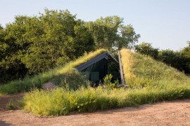 Underground House Encased in Glass Offers a Modern take on Native American Pit House