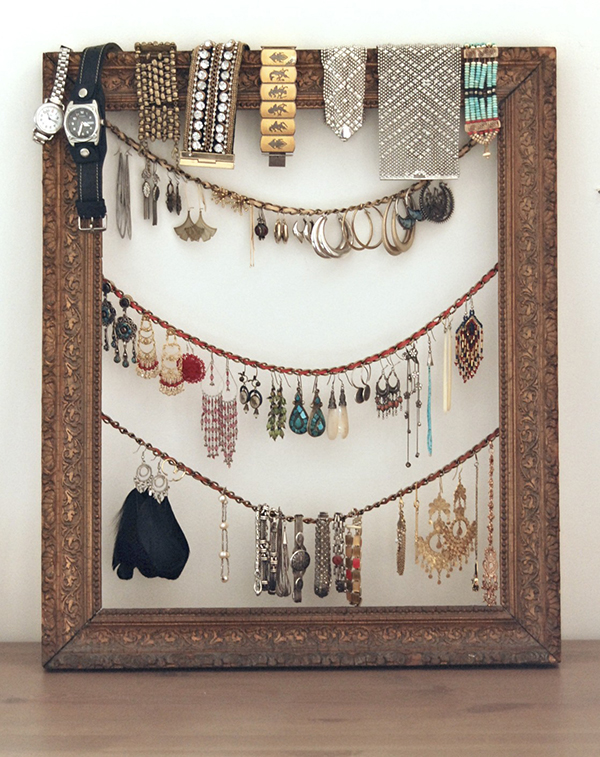 DIY-Jewelry-Organizer-Antique-Frame2.jpg
