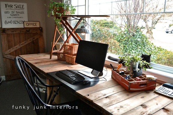 Repurposed wood pallet computer desk