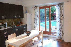 30 Modern Curtains to Adorn Your Sliding Glass Doors in Style