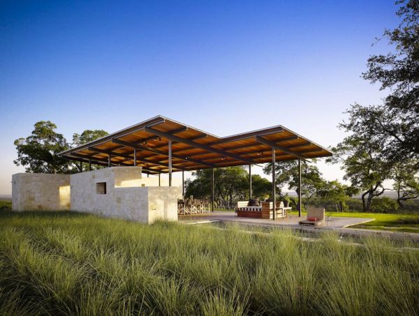 Story Pool House in Center Point Texas Blurring Boundaries: Innovative Texas Home Is Truly One With Nature!