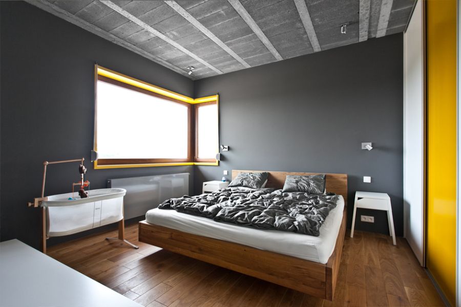 Bedroom with ample natural ventilation