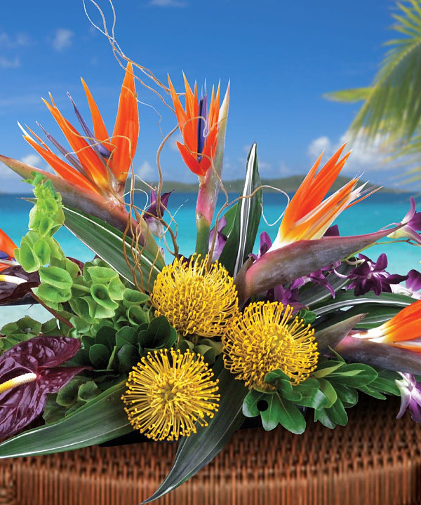 12 Tropical Centerpieces Featuring Exotic Greenery