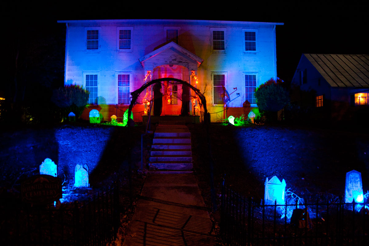 Best Halloween Lighting Effects Ideas for Small Space