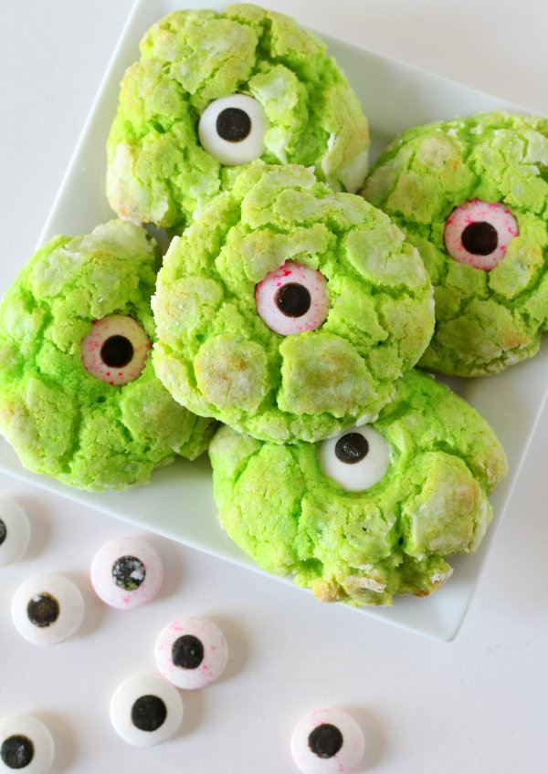 Monster eye cookies