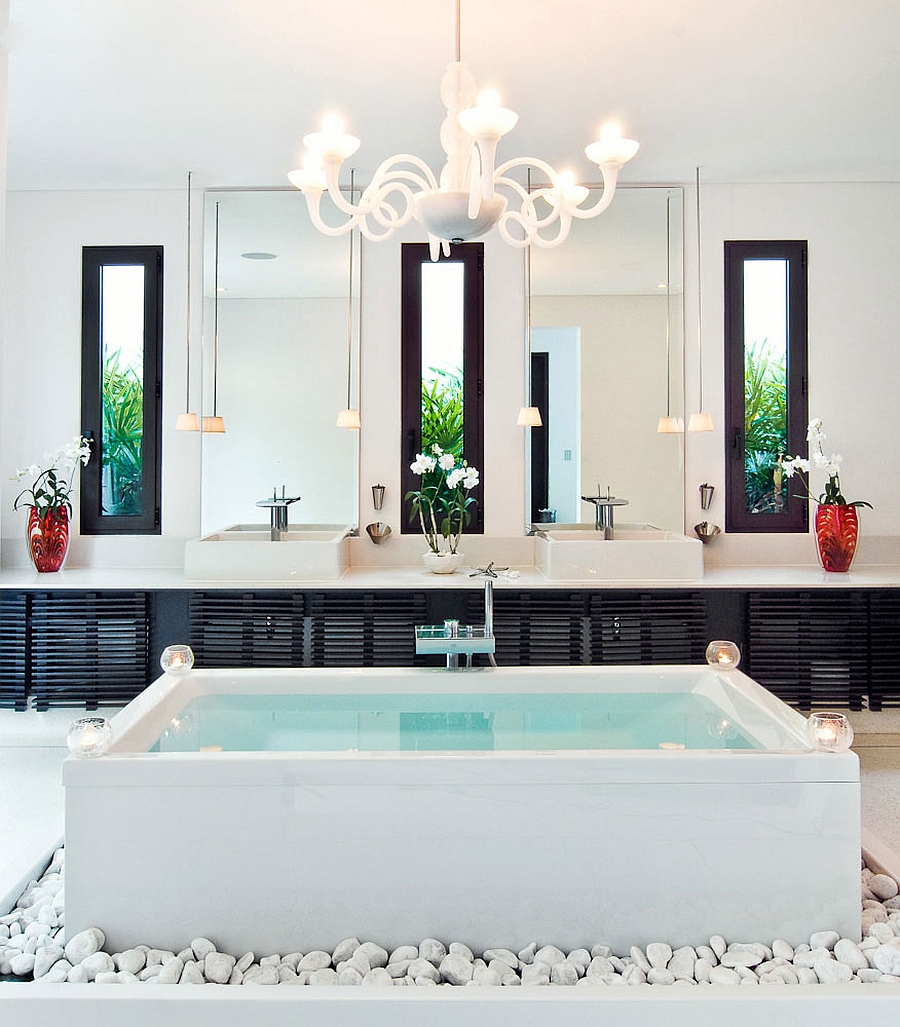 Stunning bath with standalone bathtub