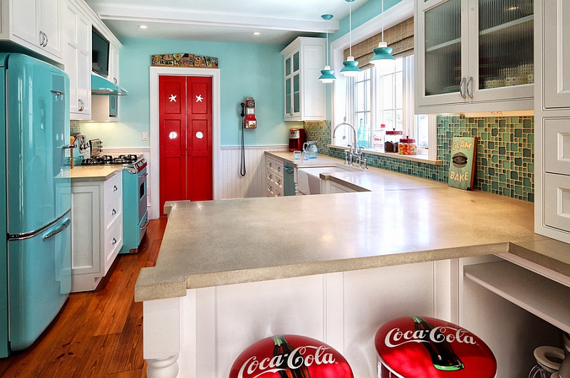 Coca-Cola Decor: Vintage Posters, Coke Machines And DIY Ideas