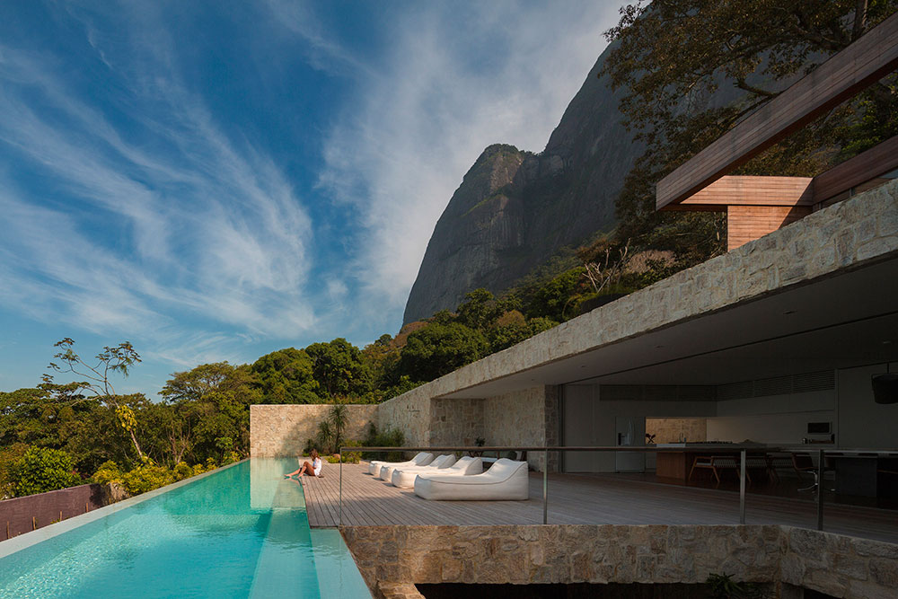 Amazing Rio de Janeiro residence with a stunning infinity pool and wonderful views