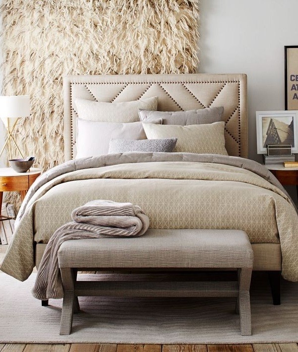 Diamondpattern bedding in shades of cream Decoist