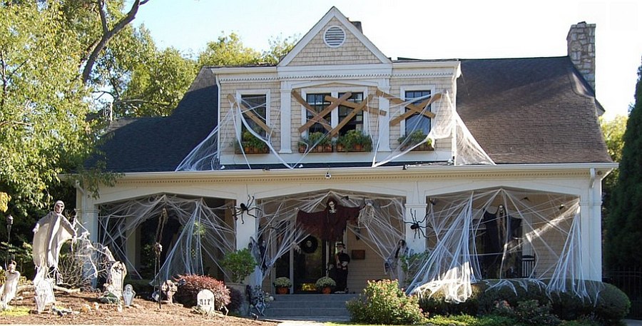 You cannot go wrong with cobwebs as Halloween decorations [Design: Between Naps on the Porch]