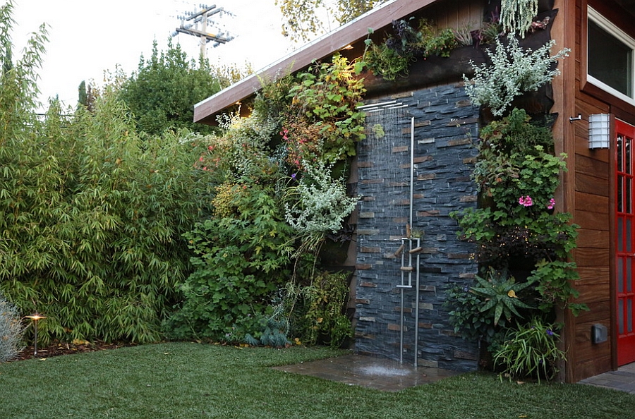 Outdoor shower area is simple and stylish [Design: Terra Rubina]
