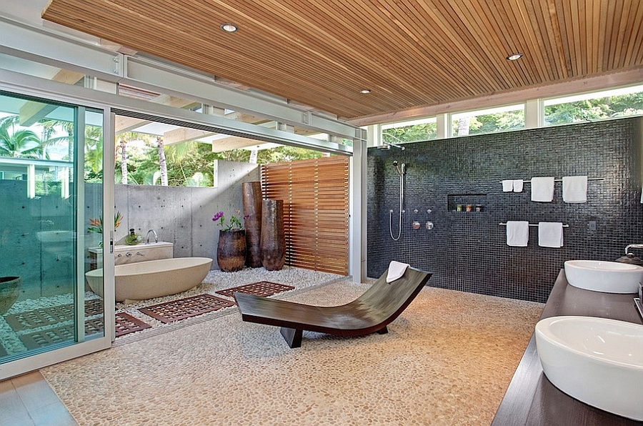 Relaxing outdoor bath design that is connected with an indoor bathroom [From: Gregory Pierce Photography]