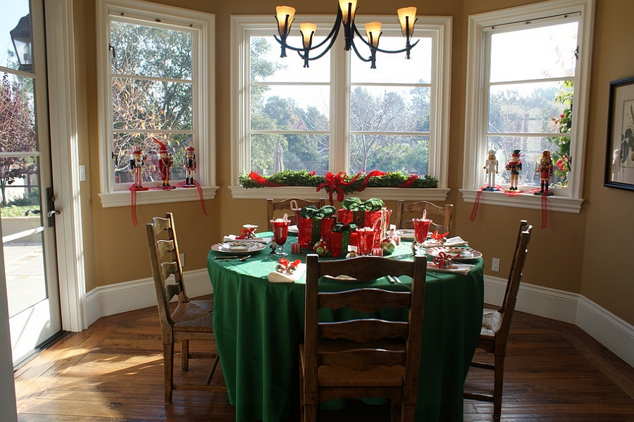 21 Christmas Dining Room Decorating Ideas with Festive Flair!