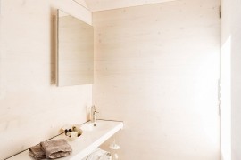 Tiny bathroom vanity of the chic portable home
