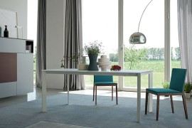Minimal Sensai table with a sleek frame in white