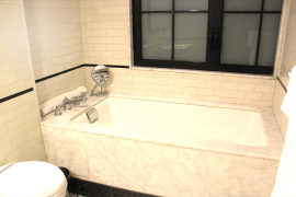 Art Deco Style Soaker Tub