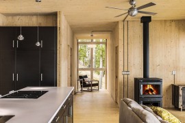 Black brings elegance and visual contrast to the kitchen