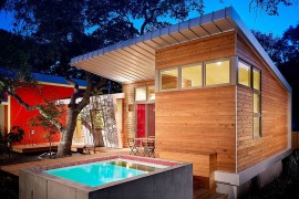 A plunge pool takes up little space indeed!