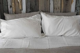 Custom driftwood headboard that you can make at home