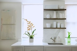Floating shelves decorating idea in the kitchen