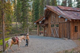 Headwaters Camp Cabin Idyllic Retreat Enchants With Scenic