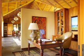 Natural materials give the home office its tropical appeal